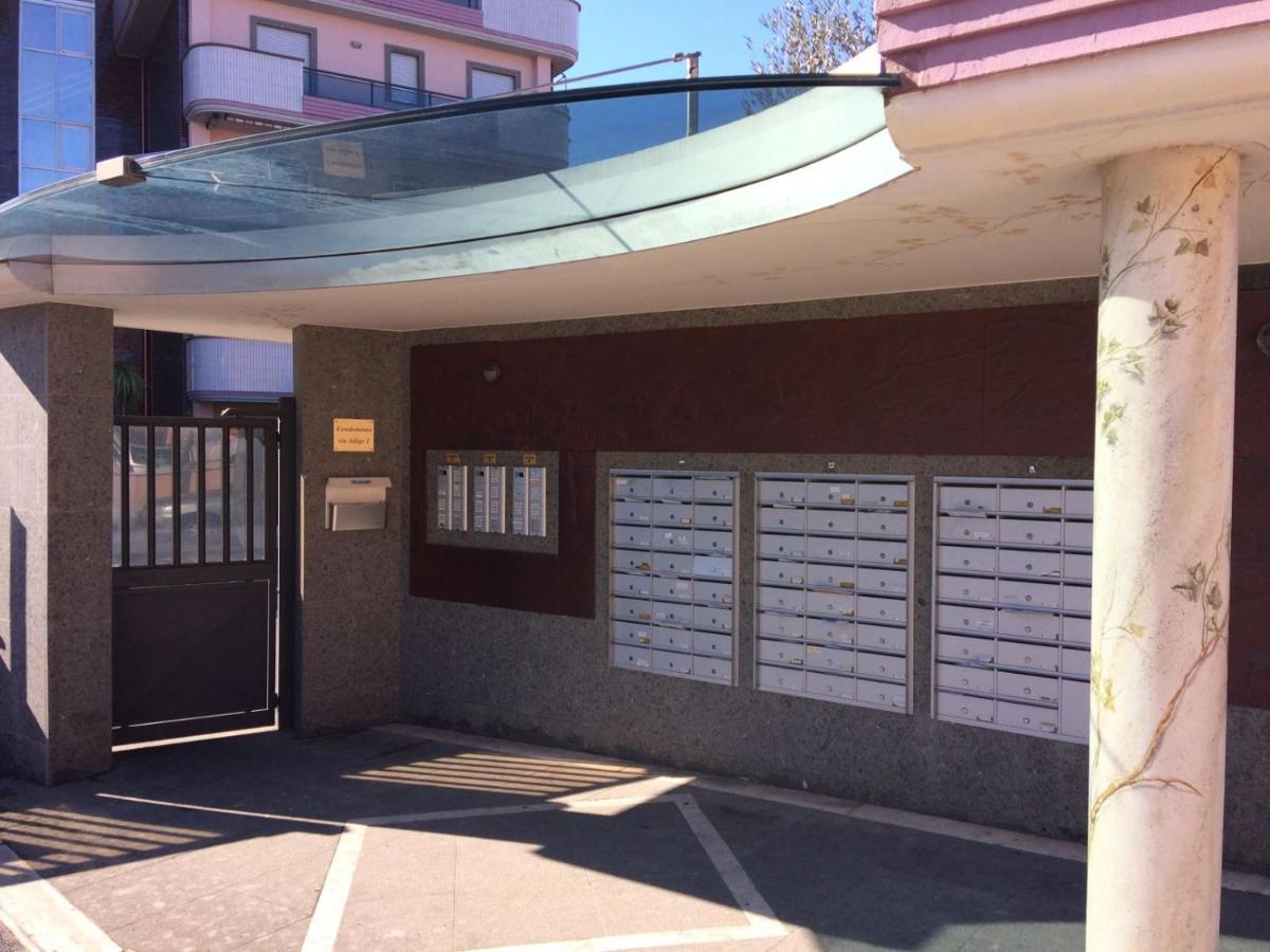Appartamento Victoria Con Parcheggio Privato Чивитавекия Екстериор снимка